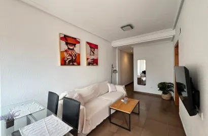 Apartamento de 2 dormitorios en Torrevieja, España No. 2587