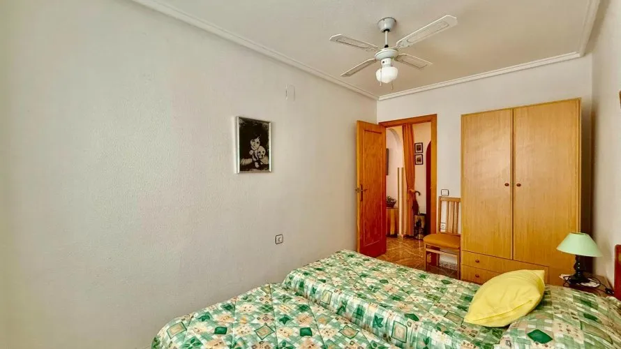 Apartamento de 2 dormitorios en Torrevieja, España No. 2532 № 11