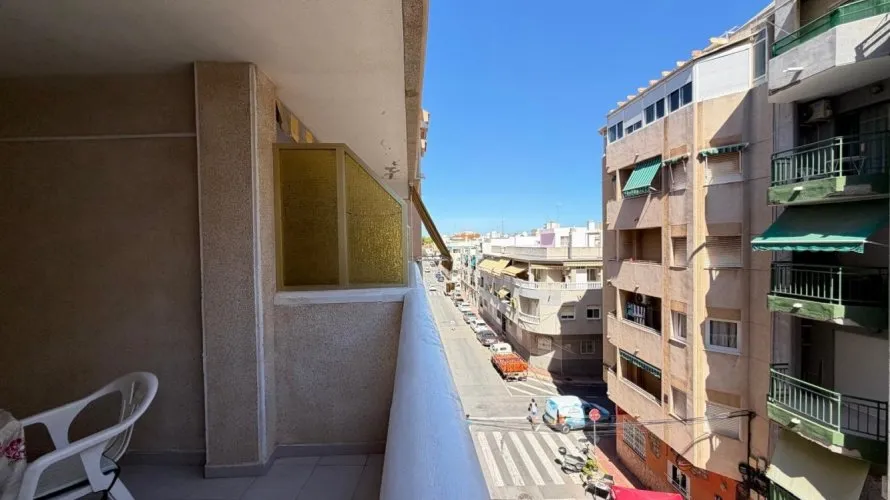 Apartamento de 1 dormitorio en Torrevieja, España No. 2670 № 2