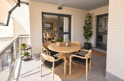Apartamento de 3 dormitorios en Alicante, España No. 2610