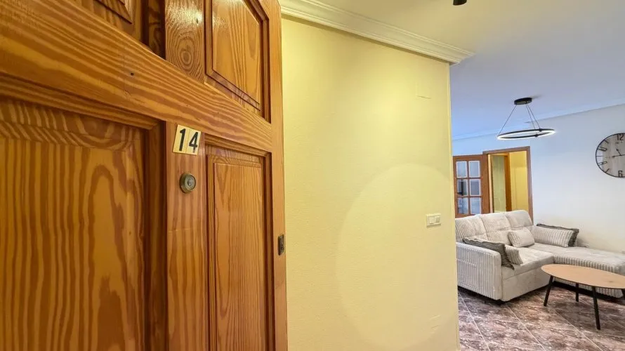 Apartamento de 2 dormitorios en Torrevieja, España No. 2628 № 28