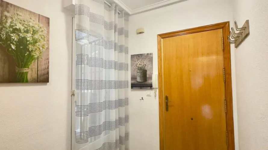 Apartamento de 1 dormitorio en Torrevieja, España No. 2608 № 8
