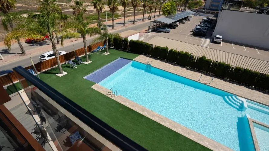 Apartamento de 2 dormitorios en Guardamar del Segura, España No. 2629 № 18