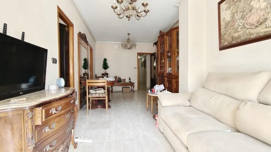 Apartamento de 3 dormitorios en Torrevieja, España No. 2694 № 2