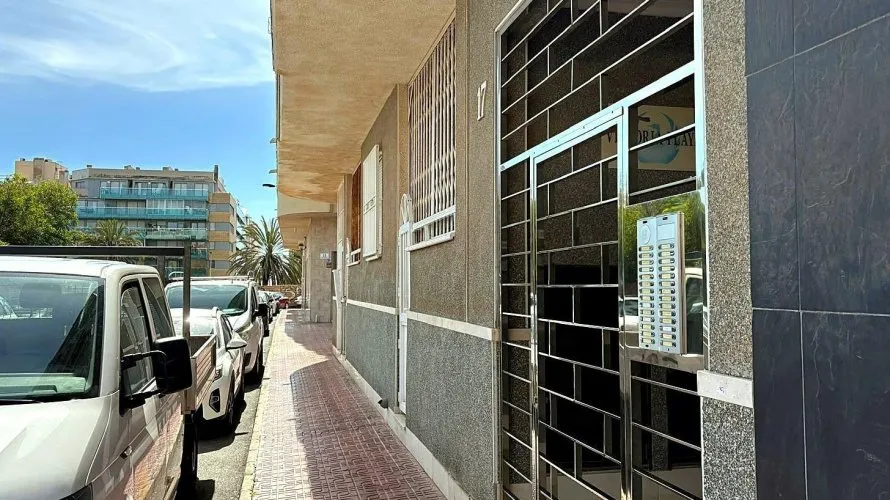 Apartamento de 1 dormitorio en Torrevieja, España No. 2586 № 3