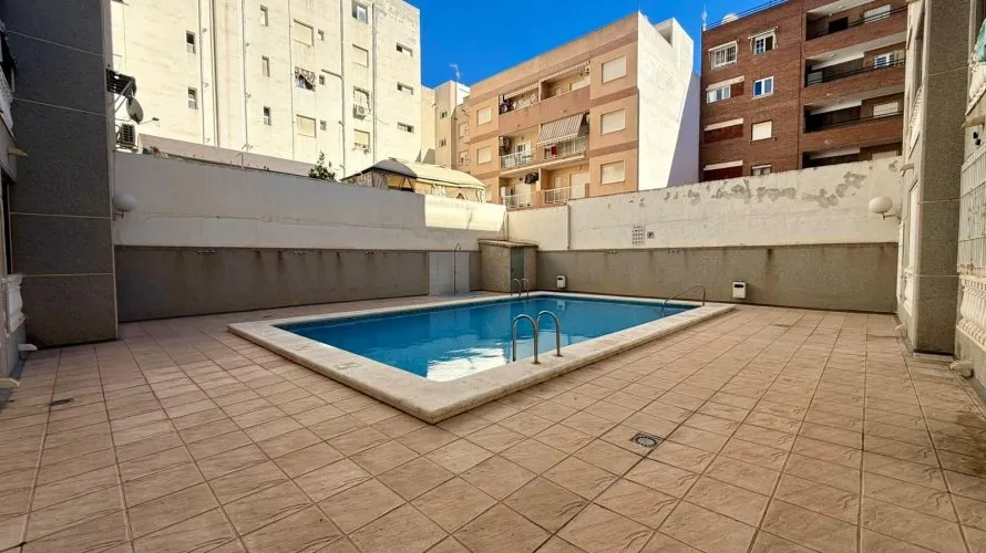Apartamento de 2 dormitorios en Torrevieja, España No. 2627 № 19