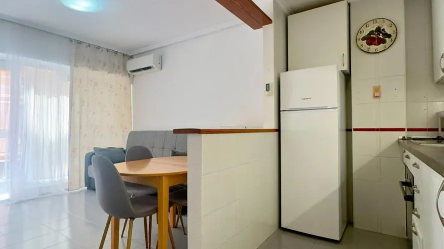 Apartamento de 1 dormitorio en Torrevieja, España No. 2608 № 16