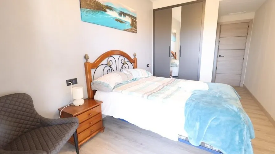 Apartamento de 2 dormitorios en Alicante, España No. 2546 № 12