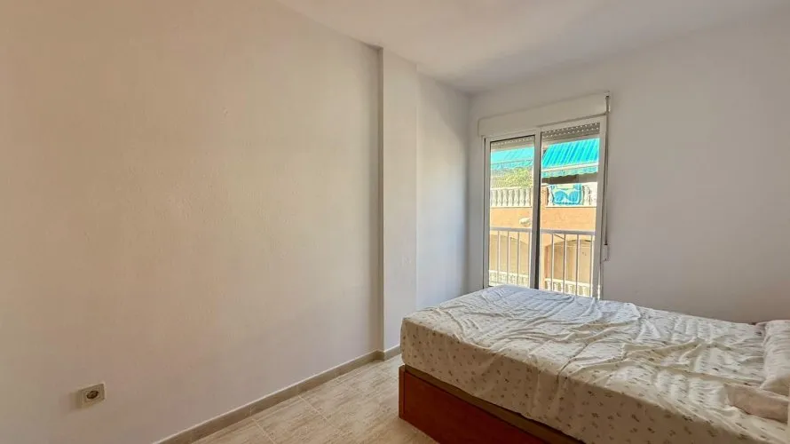Apartamento de 2 dormitorios en Torrevieja, España No. 2627 № 12