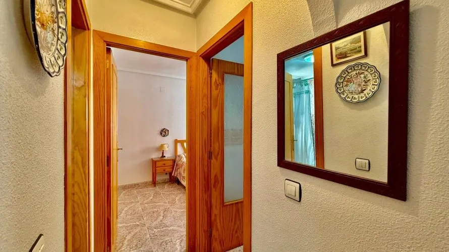Apartamento de 2 dormitorios en Torrevieja, España No. 2532 № 15