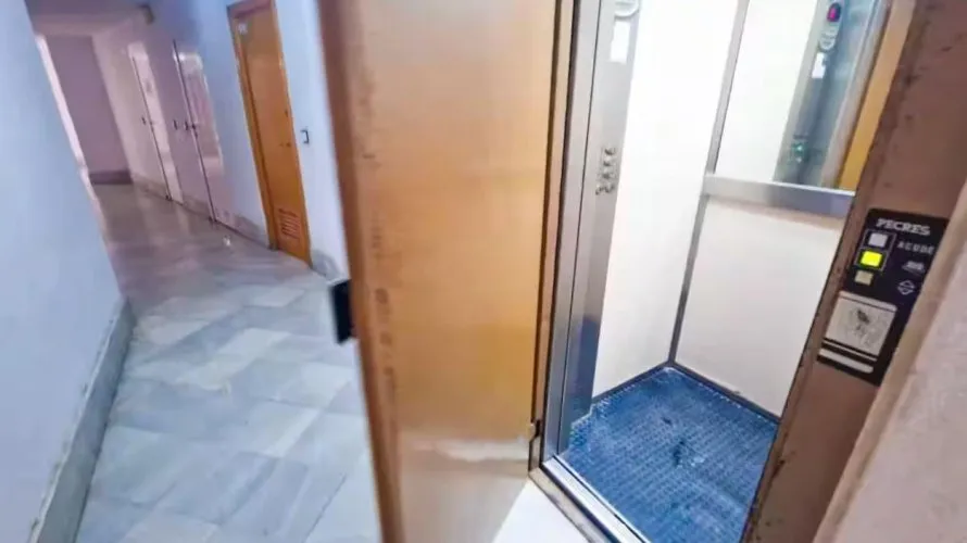 Apartamento de 1 dormitorio en Torrevieja, España No. 2615 № 1