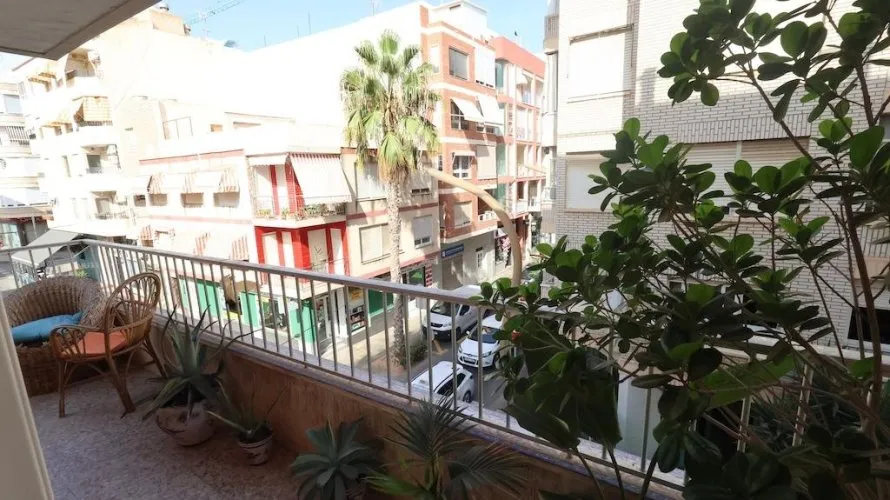 Apartamento de 3 dormitorios en Torrevieja, España No. 2649 № 3