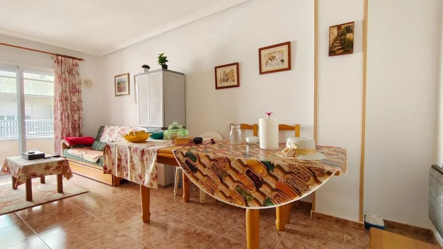 Apartamento de 2 dormitorios en Torrevieja, España No. 2695 № 18