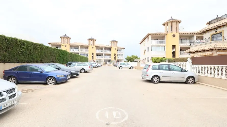 Apartamento de 2 dormitorios en La Zenia, España No. 2602 № 1