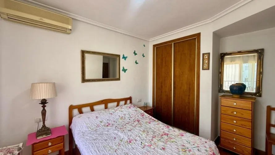 Apartamento de 1 dormitorio en Torrevieja, España No. 2691 № 7