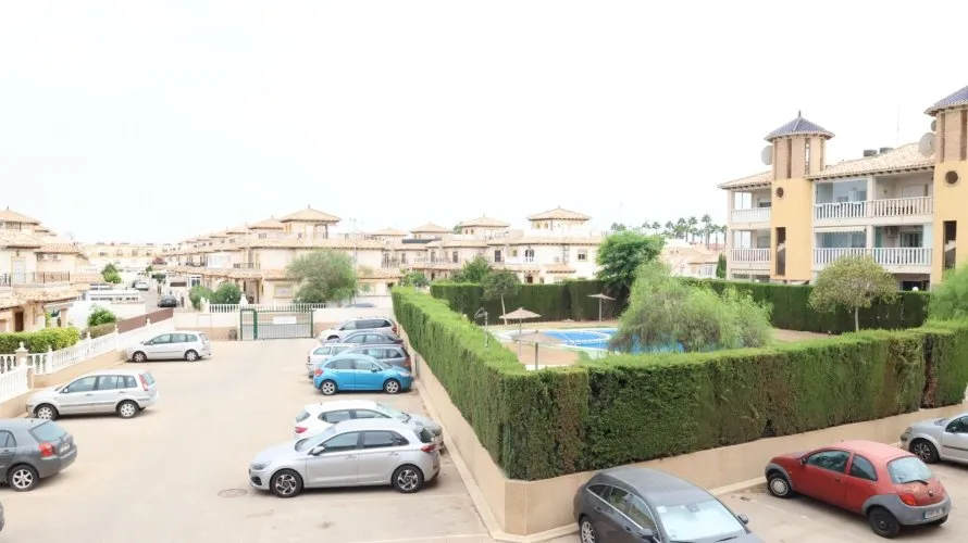 Apartamento de 2 dormitorios en La Zenia, España No. 2602