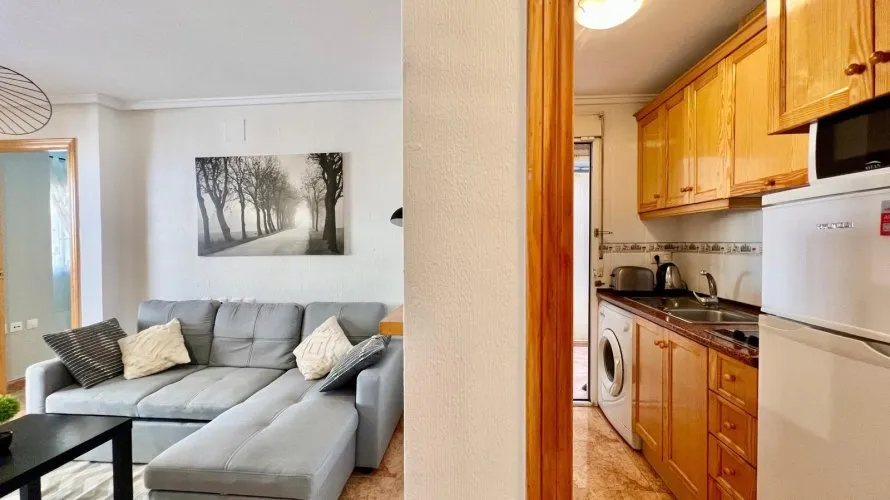 Apartamento de 1 dormitorio en Torrevieja, España No. 2631 № 8