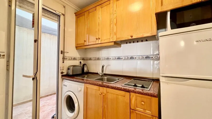 Apartamento de 1 dormitorio en Torrevieja, España No. 2631