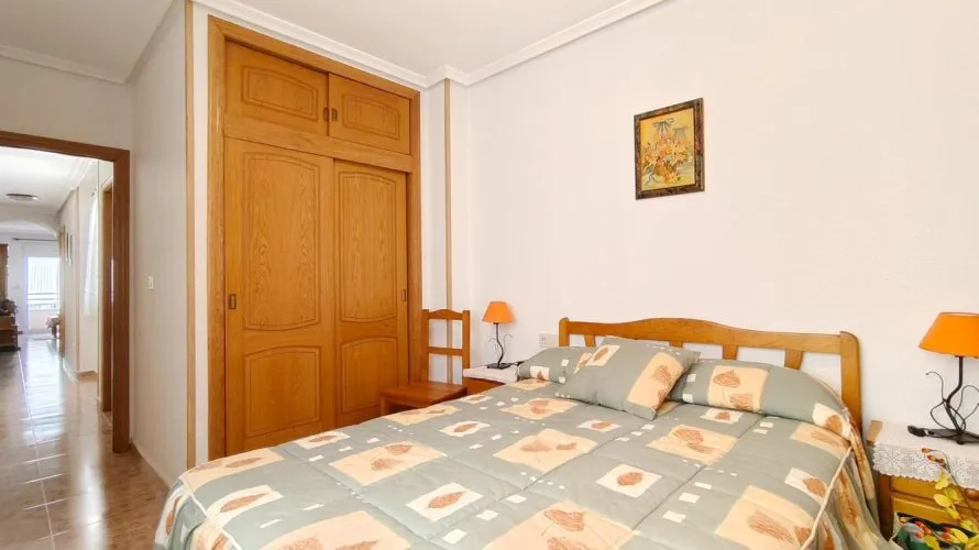 Apartamento de 2 dormitorios en Torrevieja, España No. 2695 № 7
