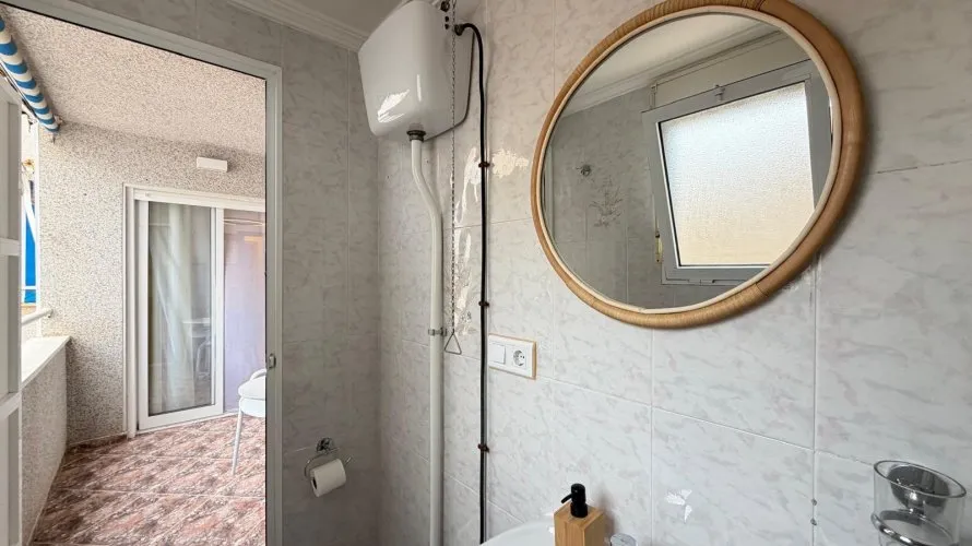 Apartamento de 2 dormitorios en Torrevieja, España No. 2628 № 1