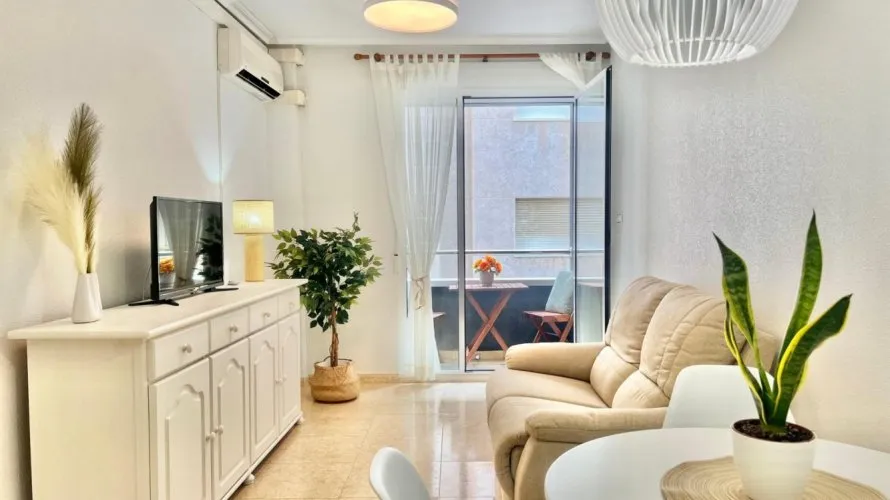 Apartamento de 2 dormitorios en Torrevieja, España No. 2742 № 17