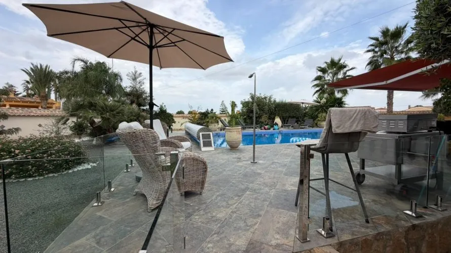 Apartamento de 4 dormitorios en Catral, España No. 2774 № 23
