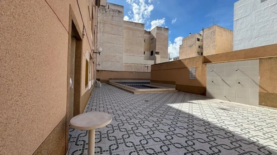 Ático de 2 dormitorios en Torrevieja, España No. 2821 № 2