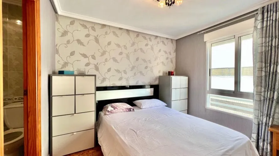 Apartamento de 1 dormitorio en Torrevieja, España No. 2706 № 3