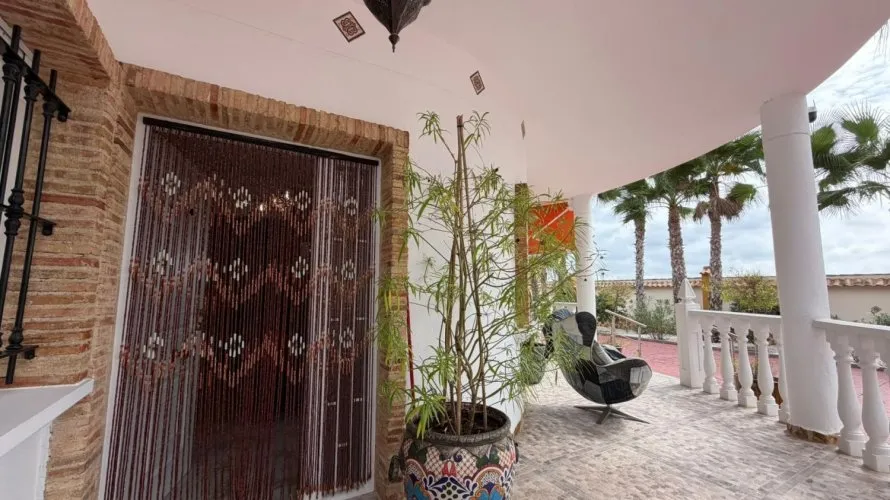 Apartamento de 4 dormitorios en Catral, España No. 2774 № 17