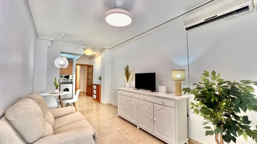 Apartamento de 2 dormitorios en Torrevieja, España No. 2742 № 9
