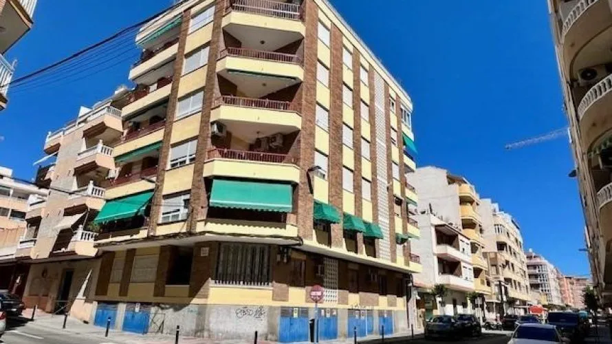 Apartamento de 3 dormitorios en Torrevieja, España No. 2708 № 1