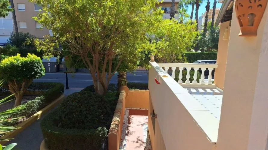Apartamento de 2 dormitorios en Torrevieja, España No. 2746