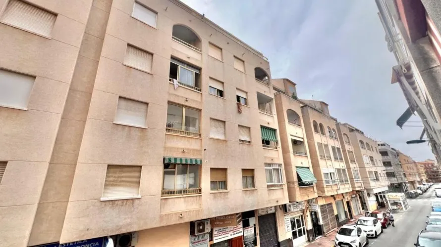 Apartamento de 2 dormitorios en Torrevieja, España No. 2742 № 10