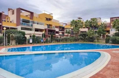 Apartamento de 2 dormitorios en Torrevieja, España No. 2738