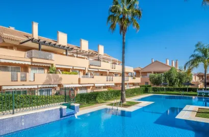 Penthouse de 2 chambres à Marbella, Spain No. 776