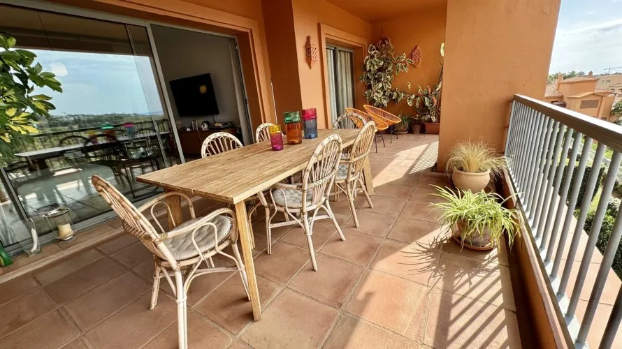 Apartment de 2 chambres à Estepona, Spain No. 447 № 3