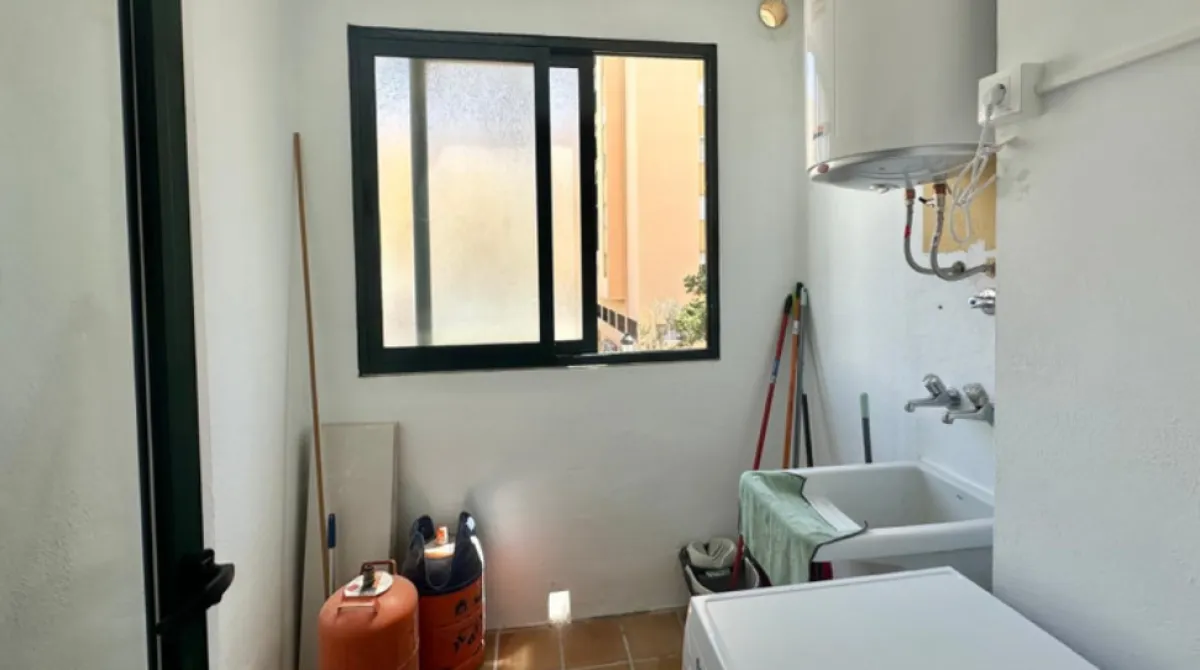 Apartment de 2 chambres à Cortes (San Pedro De Alcantara), Spain No. 803