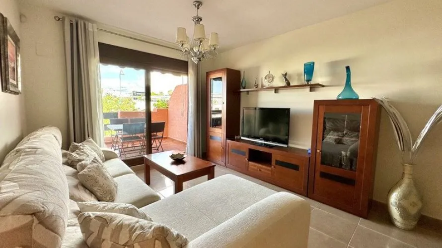 Apartment de 2 chambres à Estepona, Spain No. 282 № 3