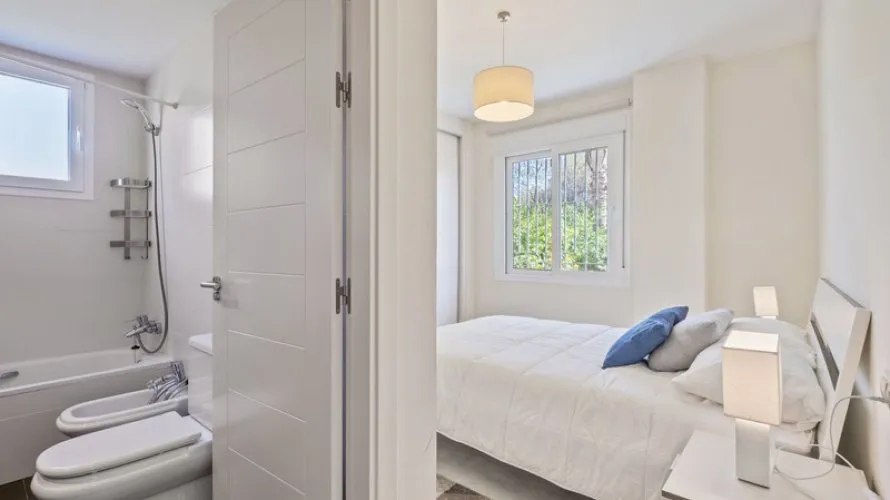 Apartment de 2 chambres à Estepona, Spain No. 645 № 12