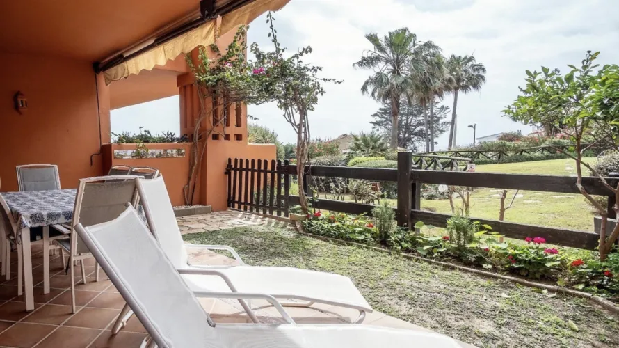 Apartment de 2 chambres à Estepona, Spain No. 610