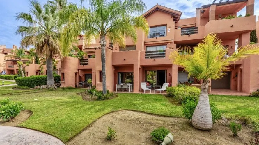 Apartment de 2 chambres à Estepona, Spain No. 338 № 18