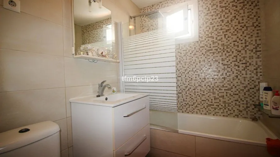 Apartment de 3 chambres à Manilva, Spain No. 658 № 8