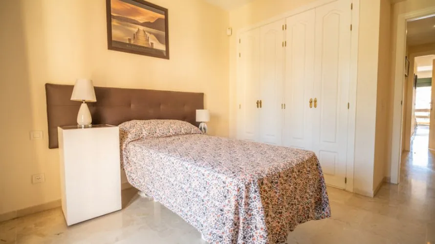 Apartment de 2 chambres à Estepona, Spain No. 483 № 10