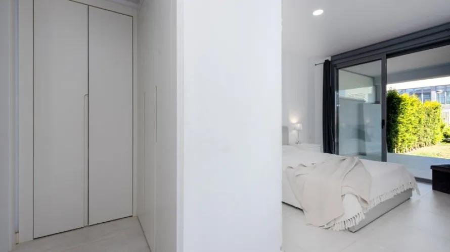 Apartment de 2 chambres à Estepona, Spain No. 563 № 1