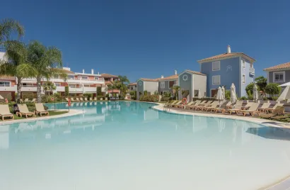 Apartment de 2 chambres à Estepona, Spain No. 540