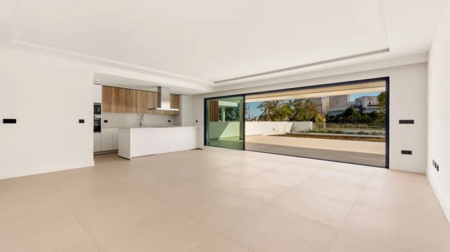 Apartment de 3 chambres à Estepona, Spain No. 295 № 4