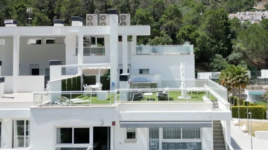 Duplex de 3 chambres à Benahavis, Spain No. 670 № 26