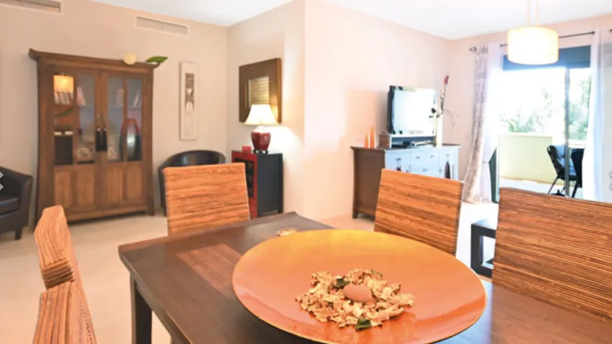 Apartment de 2 chambres à Cortes (San Pedro De Alcantara), Spain No. 789