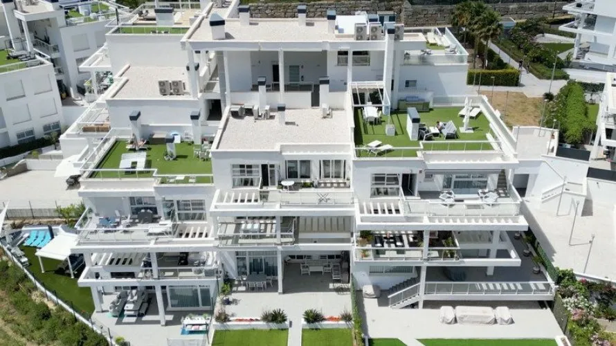 Duplex de 3 chambres à Benahavis, Spain No. 670 № 18