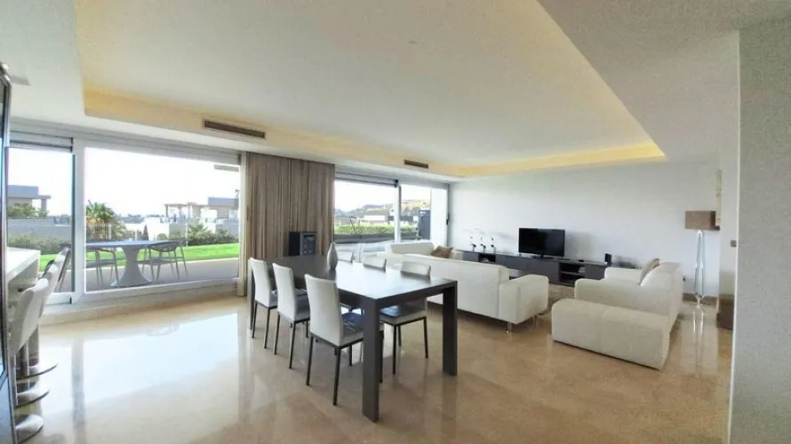 Apartment de 4 chambres à Benahavis, Spain No. 333 № 10